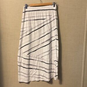 Elegant Asymmetrical White and Black Skirt